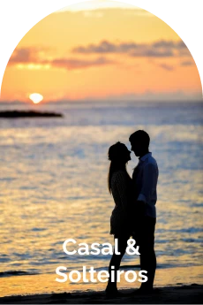 Casal e Solteiros: Celebre o amor ou a sua jornada pessoal com imagens que capturam a essência de quem você é.